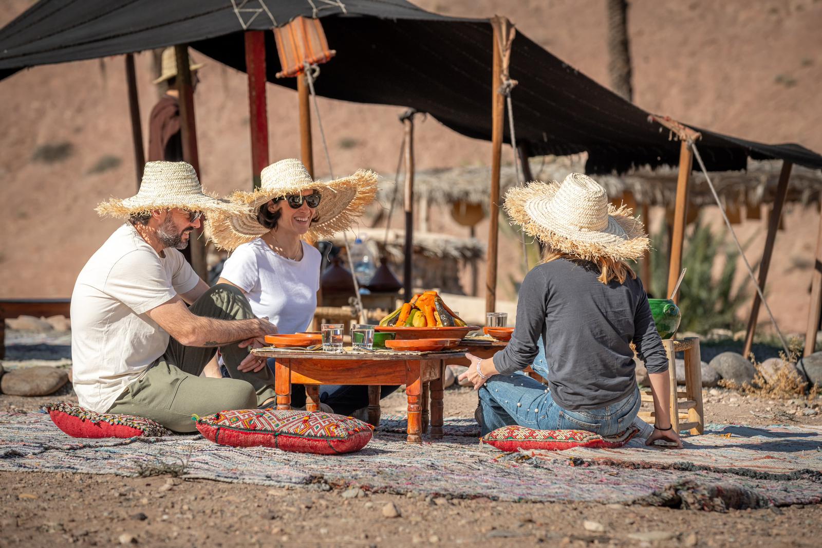 Marrakech: Agafay Desert Pool Day Pass with Lunch