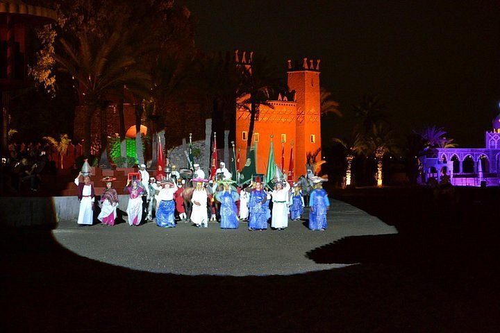 Marrakech: Chez Ali Fantasia Dinner Show & Transfer