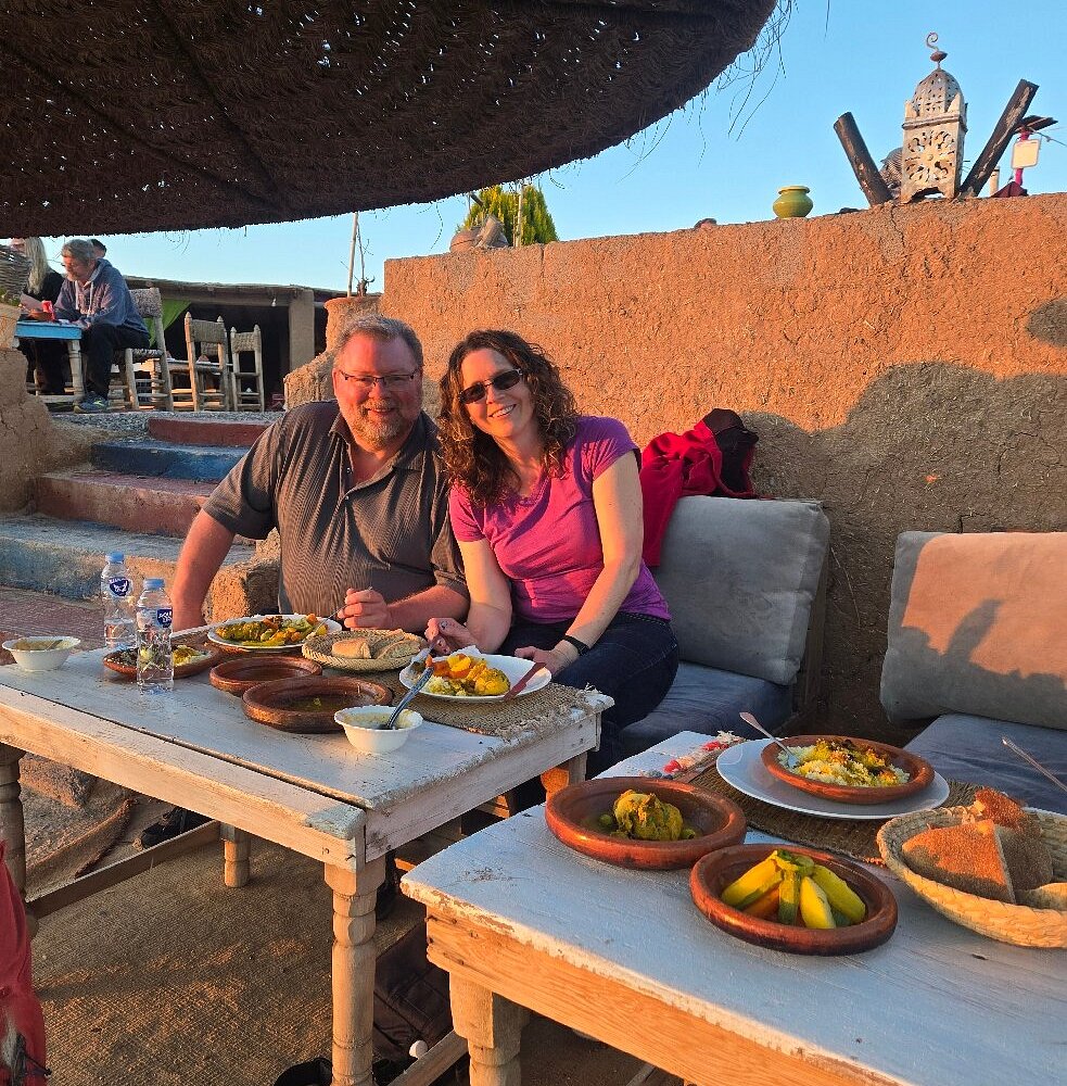 Marrakech: Agafay Desert Pool Day Pass with Lunch